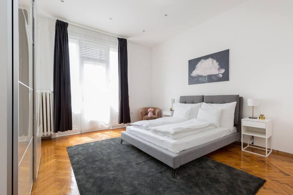 Grand Luxury On The Budapest Broadway W Jacuzzi Екстер'єр фото